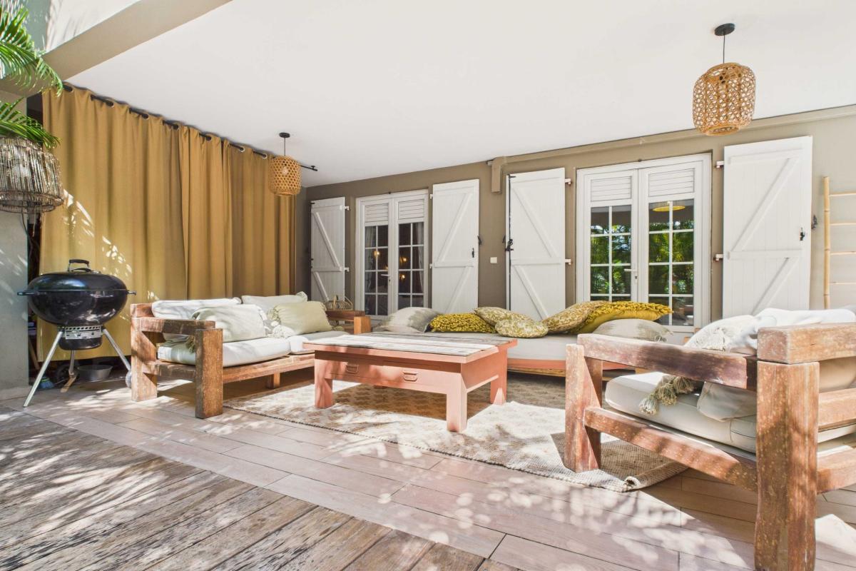 Location Villa 3 chambres Trois Ilets - salon extérieur vue complète 1